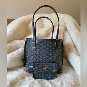 ⭐️CUTE LITTLE TOTE AND COIN PURSE⭐️
🔥VERY HIGH QUALITY🔥